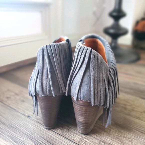 Lucky Brand | Yachin Fringe Booties - Picture 2 of 14